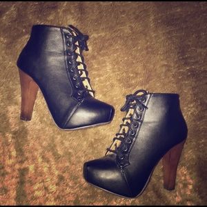 ❌SOLD❌Cupid Booties